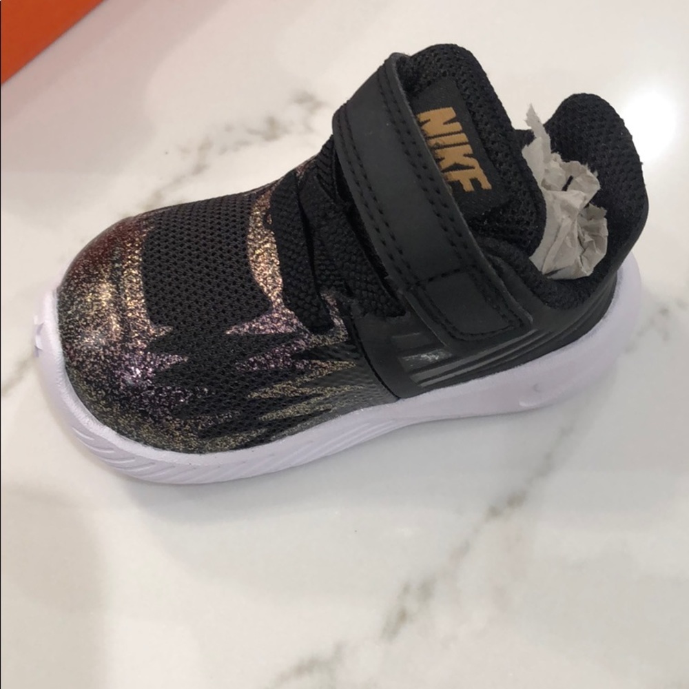 NEVER WORN Nike walkers size 2C